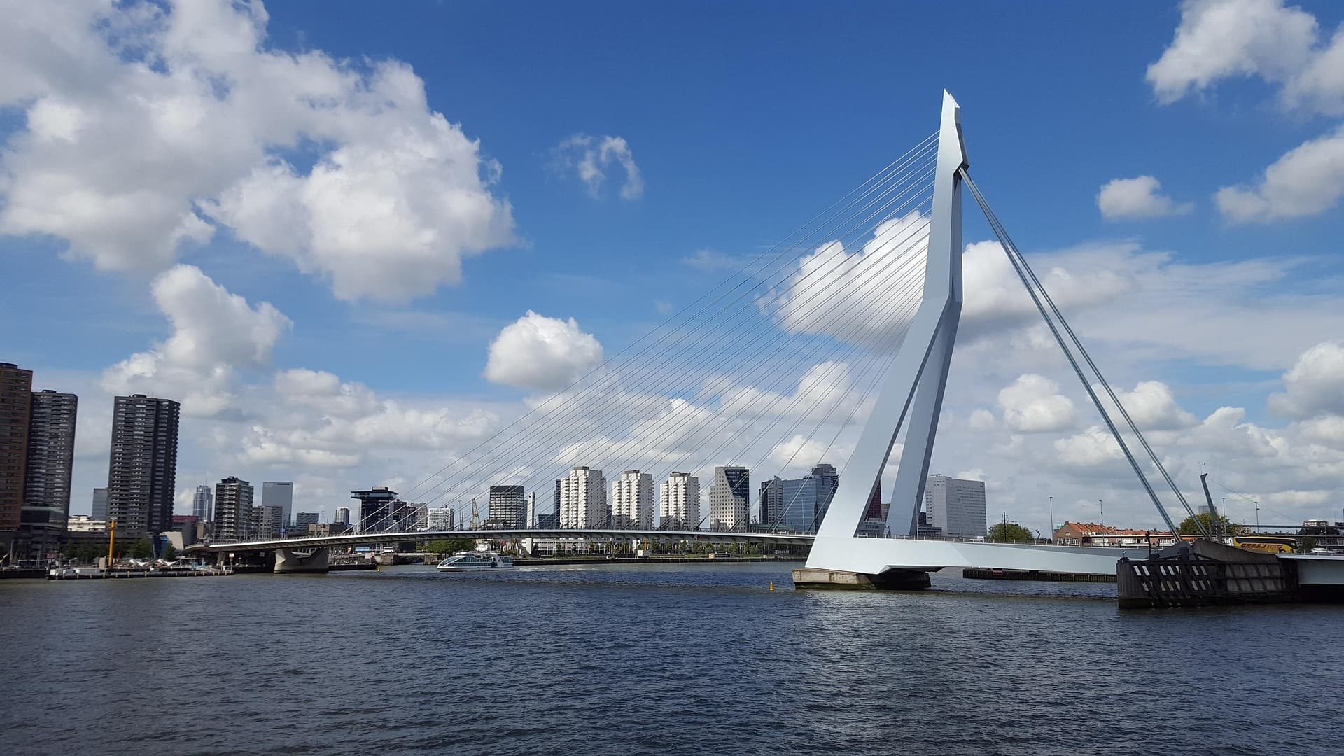 Eerste volledig houten woongebouw in Rotterdam