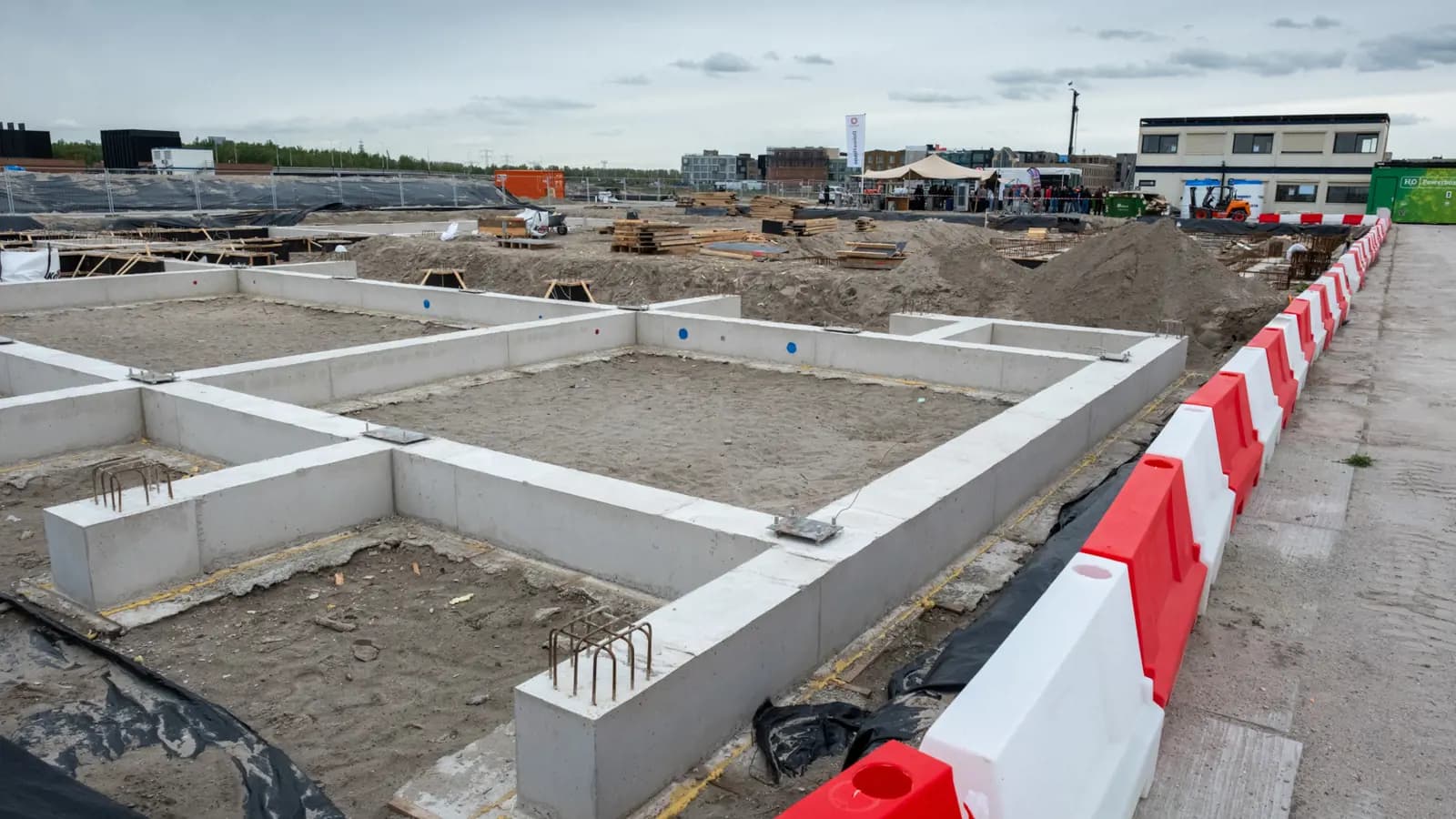 Start bouw eerste flexwoningen op Strandeiland