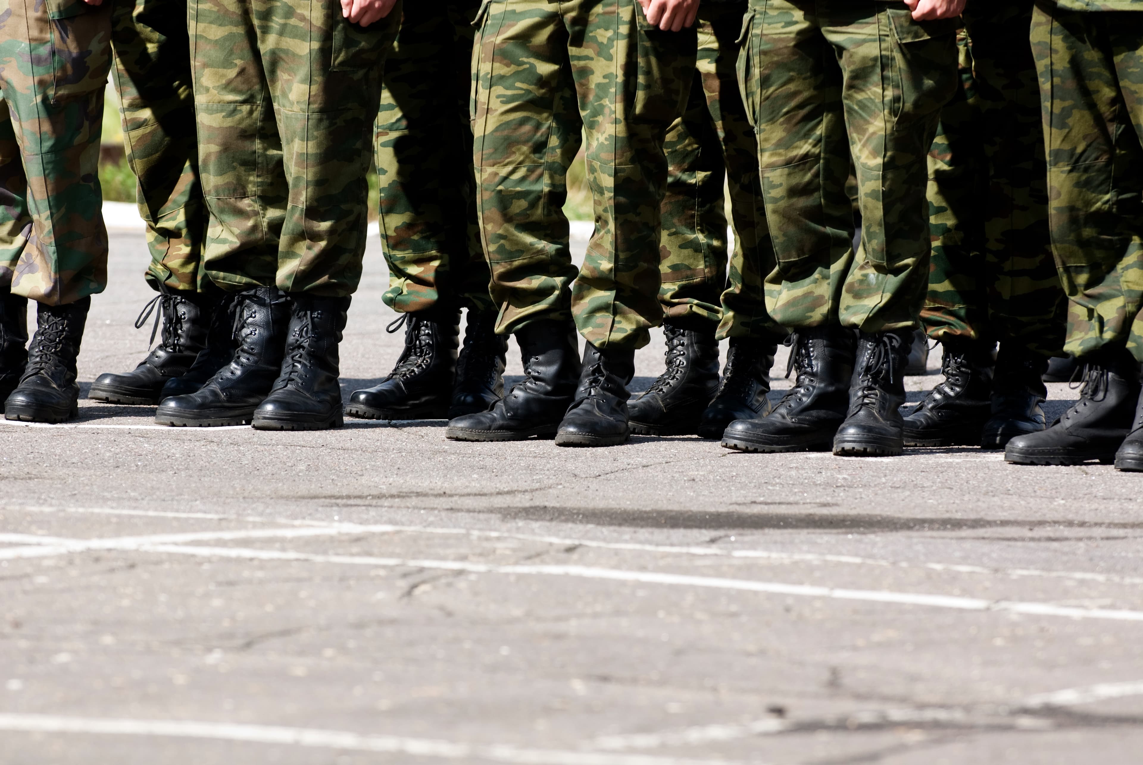 Defensie bouwt door: sector onder druk